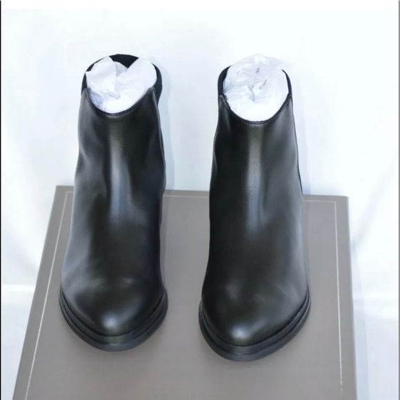 NWB BCBG SlipOn Low Boot Black Leather 9M Orig$278 - Picture 1 of 7